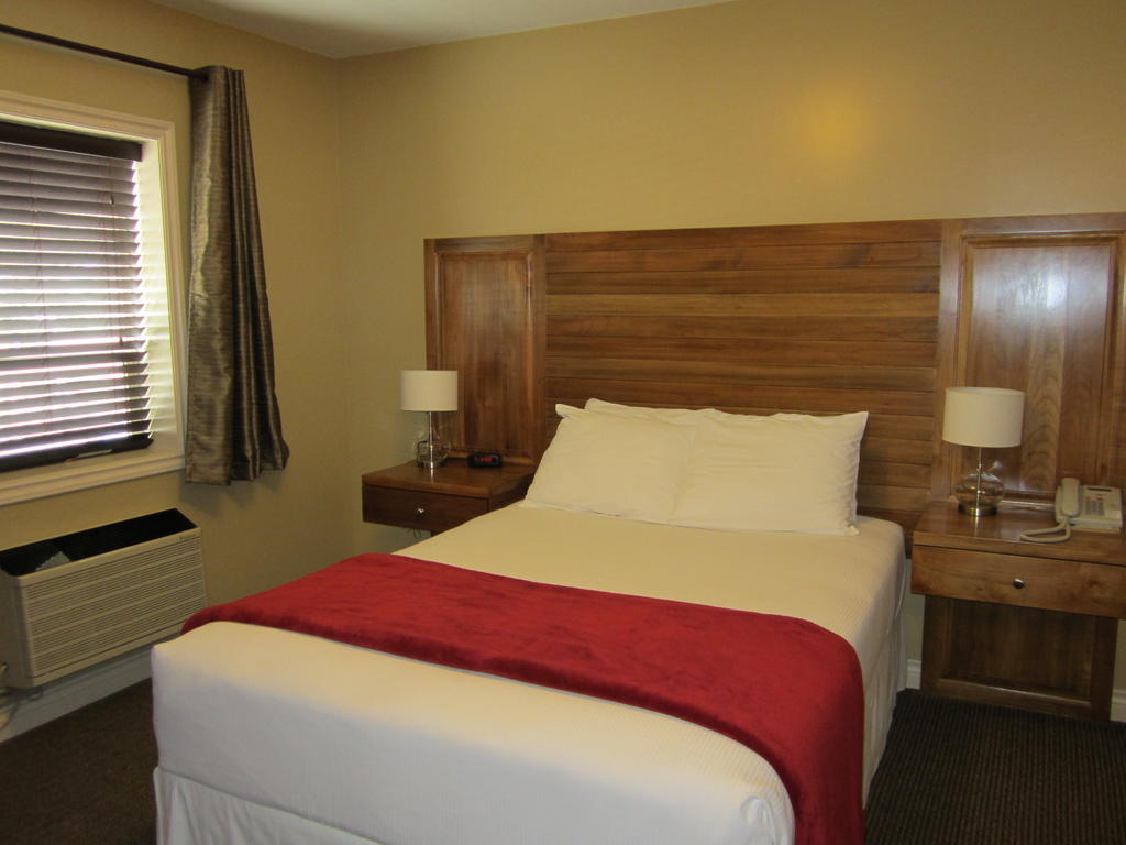 Reynolds Hotel Lillooet Bilik gambar