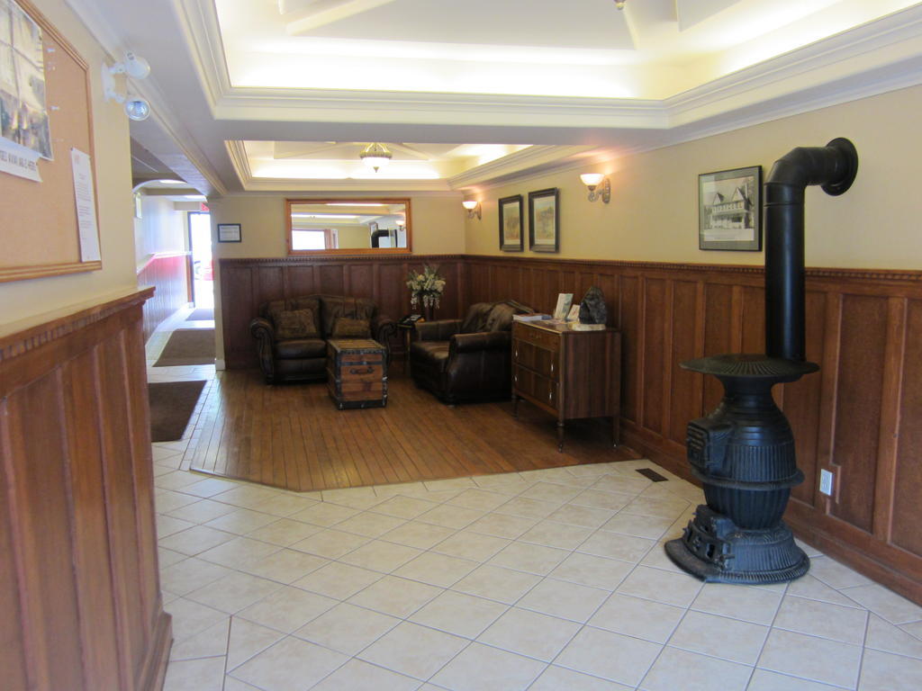 Reynolds Hotel Lillooet Luaran gambar